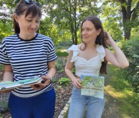 Uczestnicy Letniego Spaceru Rysunkowego