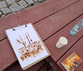 Uczestnicy Sierpniowego Spaceru Rysunkowego