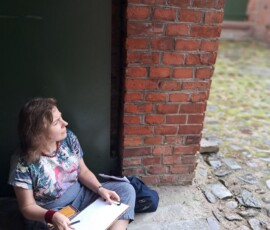 Uczestnicy Sierpniowego Spaceru Rysunkowego