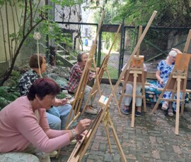 uczestnicy zajęć artystycznych